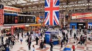 A Walk Through The London Victoria Station London England [upl. by Htieh341]